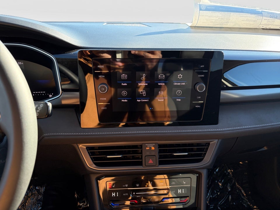 2026 Volkswagen Taos 1.5T SE Black