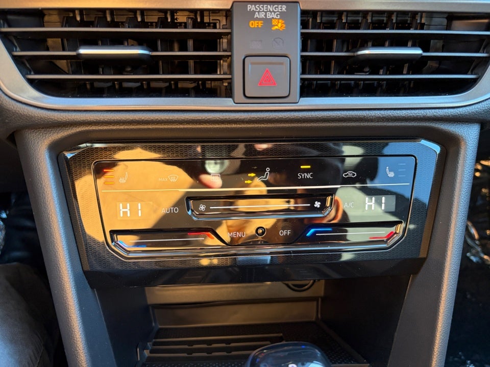 2026 Volkswagen Taos 1.5T SE Black