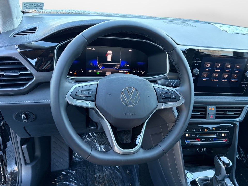 2026 Volkswagen Taos 1.5T SE Black