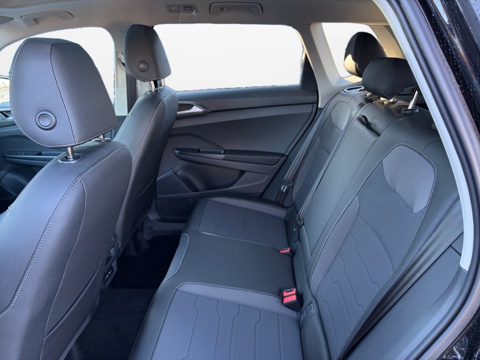 2026 Volkswagen Taos 1.5T SE Black