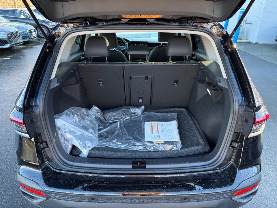 2026 Volkswagen Taos 1.5T SE Black