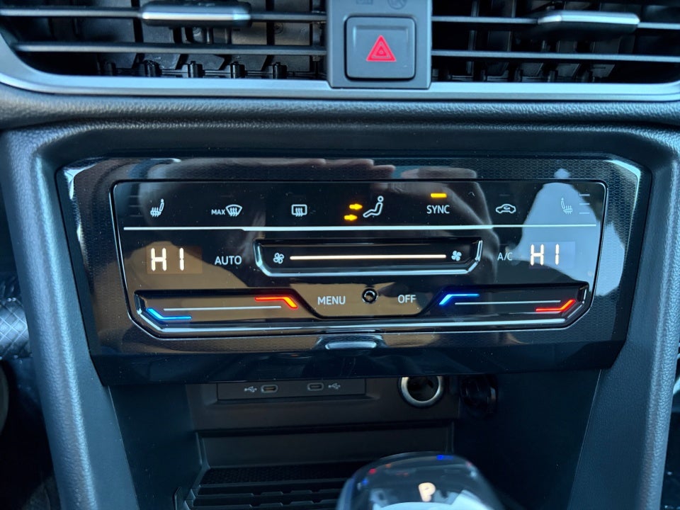 2026 Volkswagen Taos 1.5T SE Black