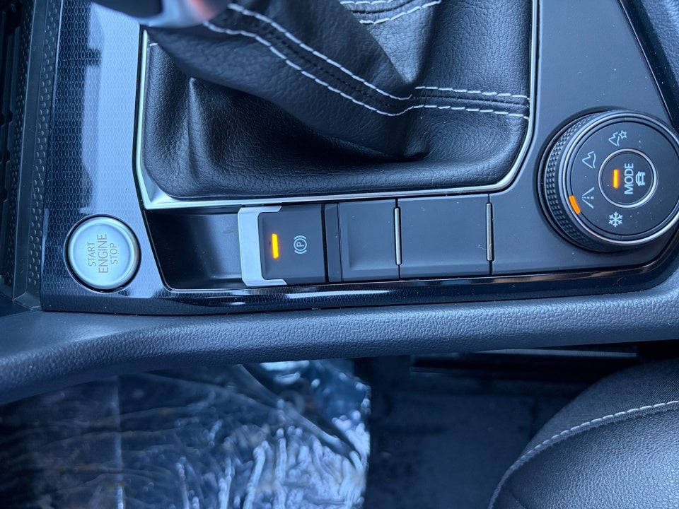 2026 Volkswagen Taos 1.5T SE Black