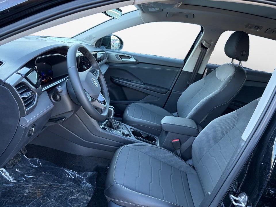 2026 Volkswagen Taos 1.5T SE Black
