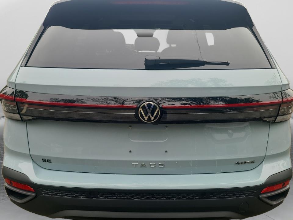 2027 Volkswagen Taos 1.5T SE Black