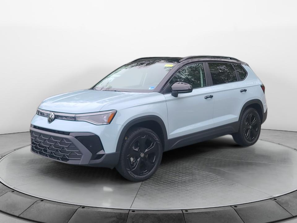 2027 Volkswagen Taos 1.5T SE Black