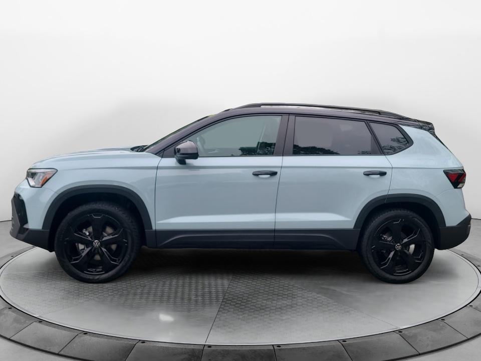 2027 Volkswagen Taos 1.5T SE Black