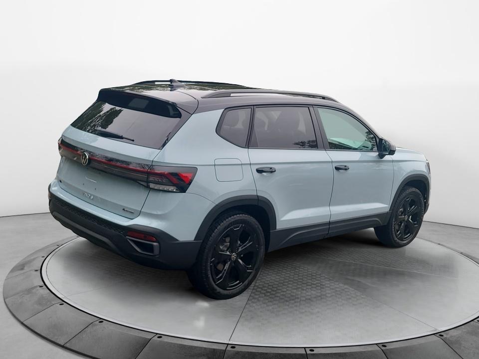 2027 Volkswagen Taos 1.5T SE Black