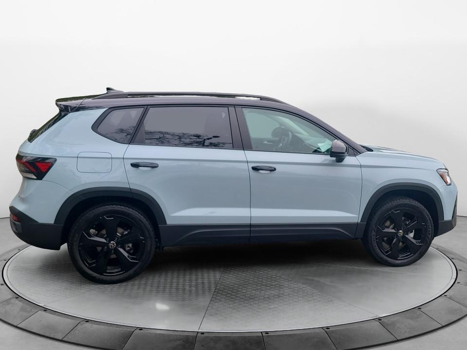 2027 Volkswagen Taos 1.5T SE Black
