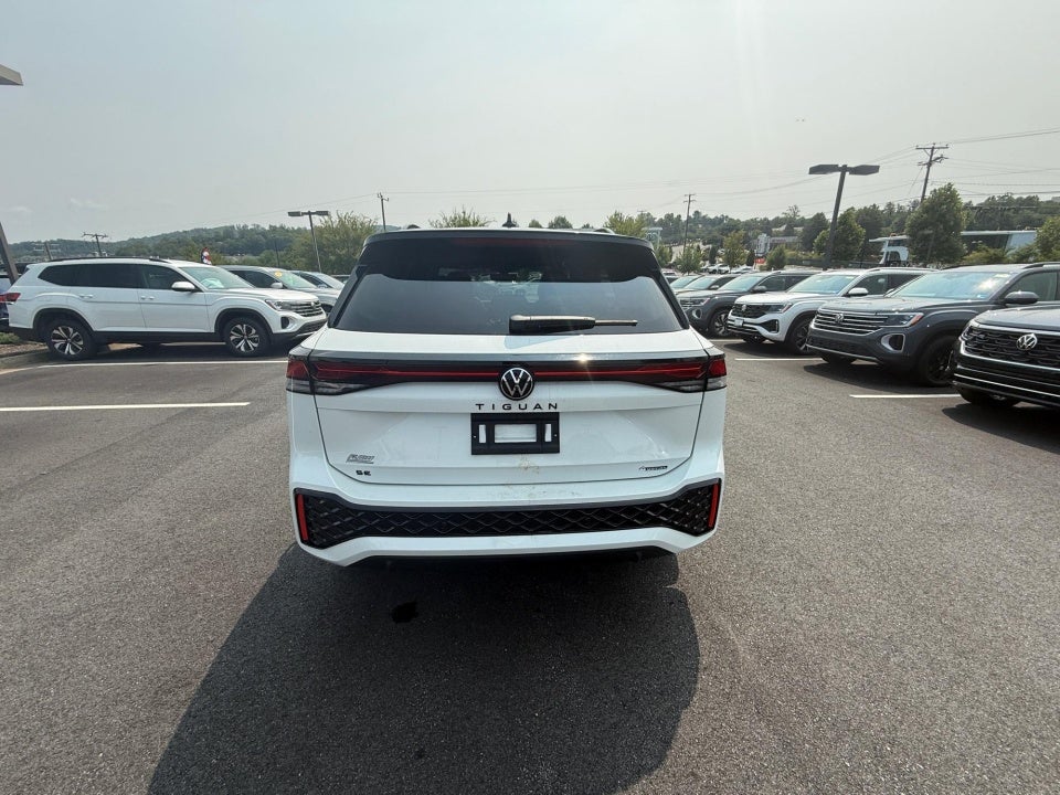 2026 Volkswagen Tiguan 2.0T SE R-Line Black