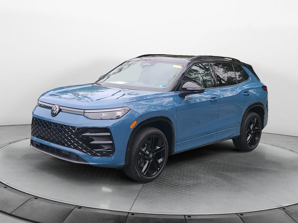 2026 Volkswagen Tiguan SE R-Line Black