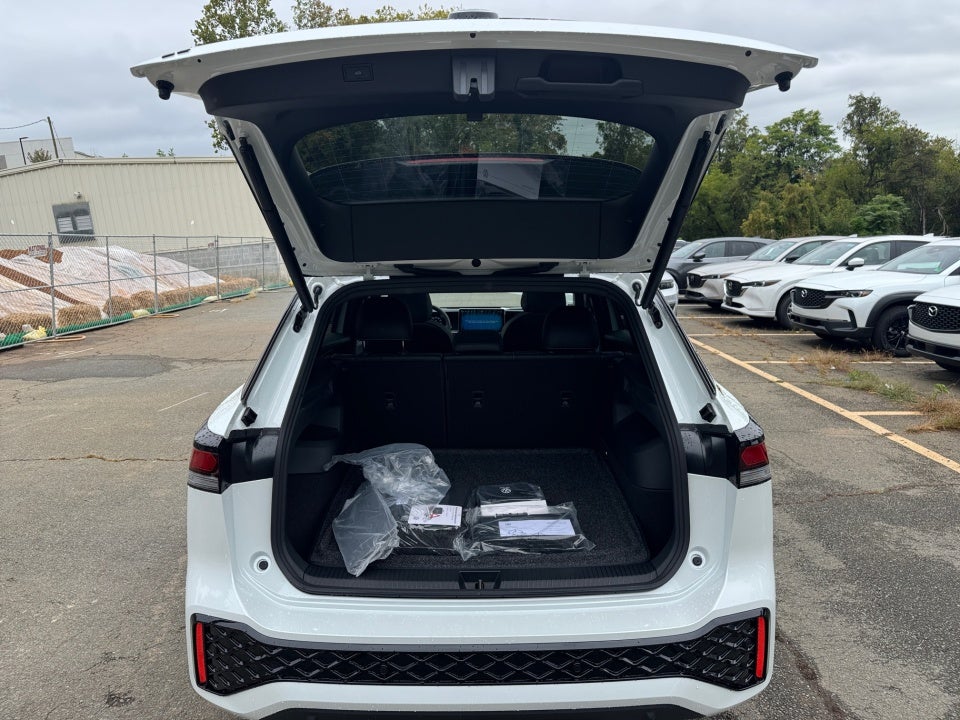 2025 Volkswagen Tiguan 2.0T SE R-Line Black