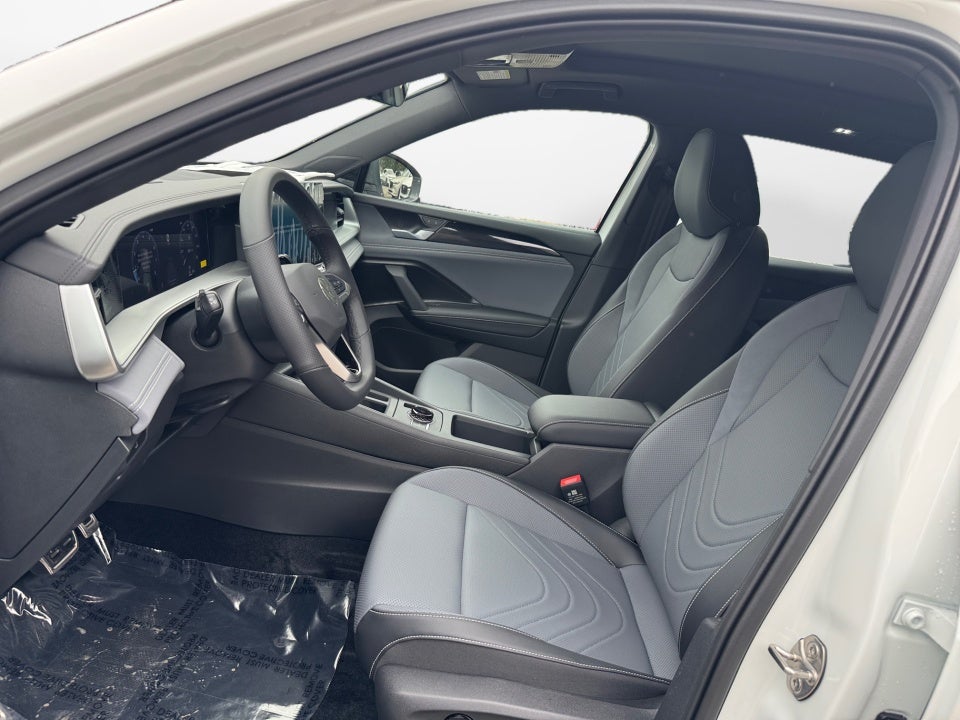 2025 Volkswagen Tiguan 2.0T SE R-Line Black