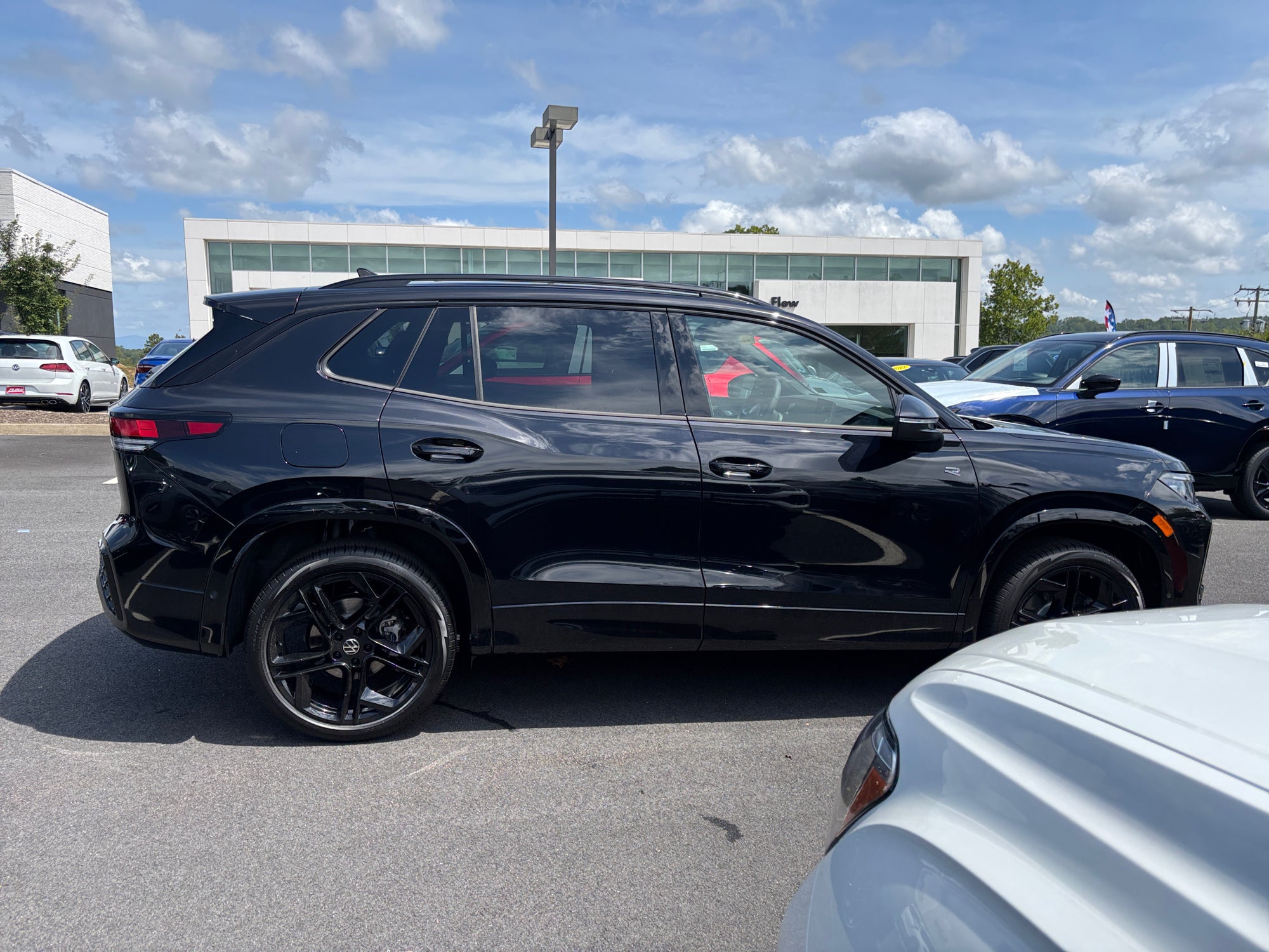 2026 Volkswagen Tiguan 2.0T SE R-Line Black