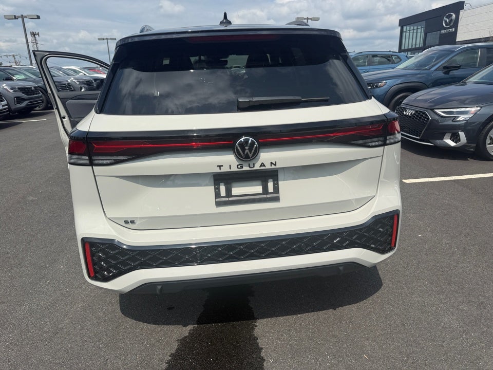 2026 Volkswagen Tiguan 2.0T SE R-Line Black
