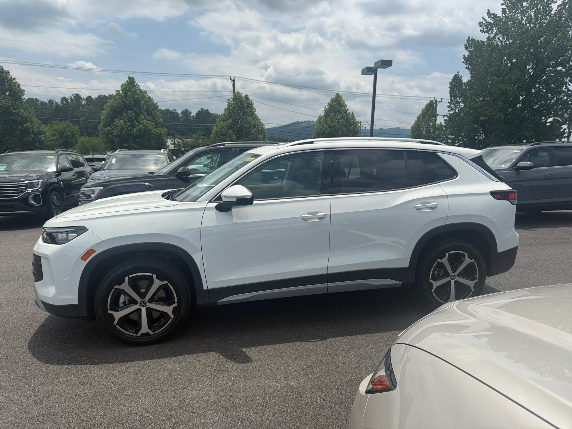 2026 Volkswagen Tiguan 2.0T SE