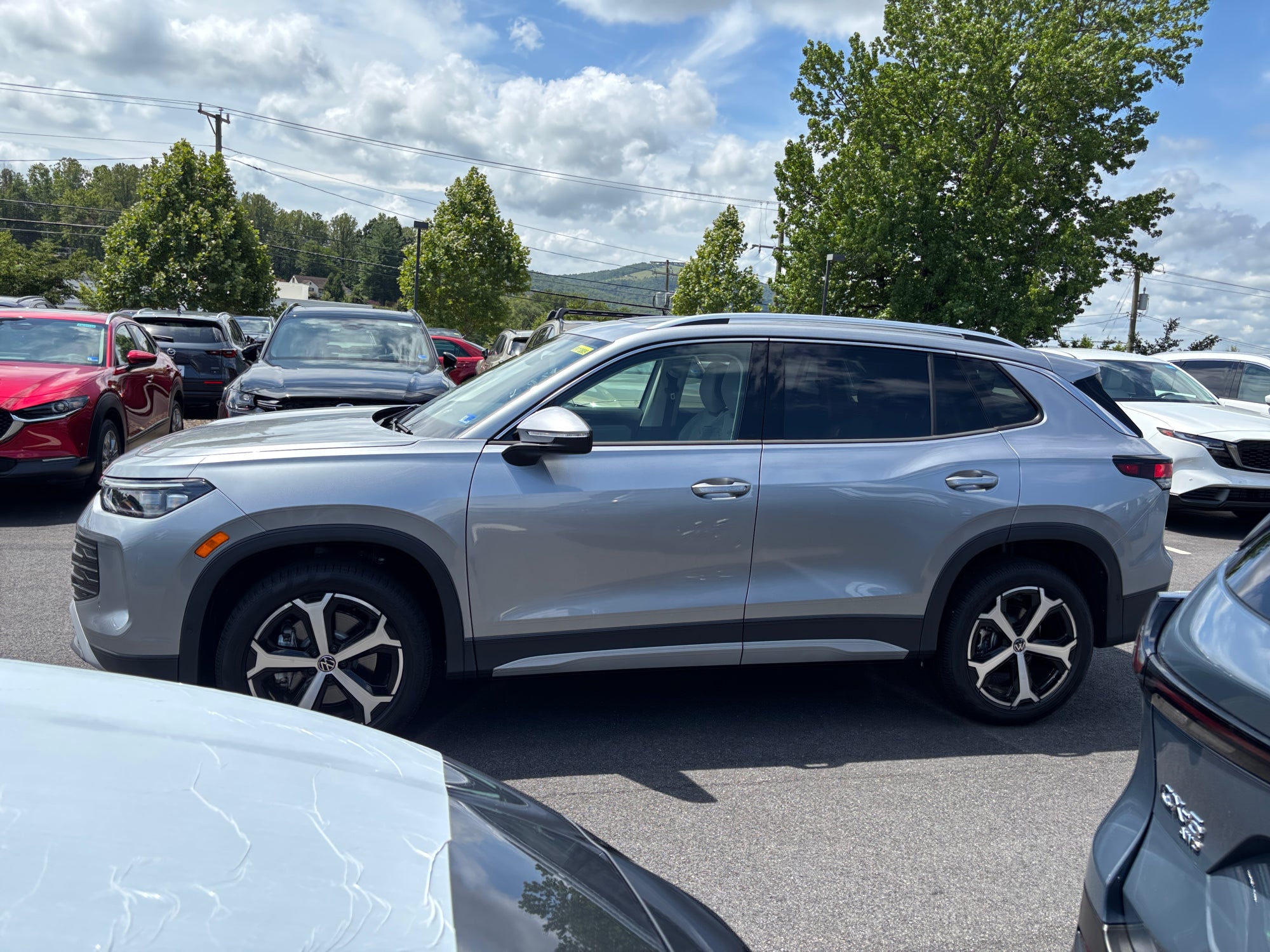 2026 Volkswagen Tiguan 2.0T SE