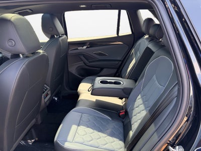 2026 Volkswagen Tiguan 2.0T SEL R-Line Turbo