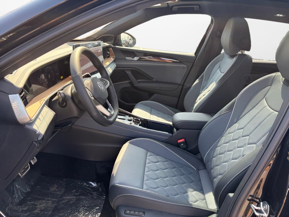 2026 Volkswagen Tiguan 2.0T SEL R-Line Turbo