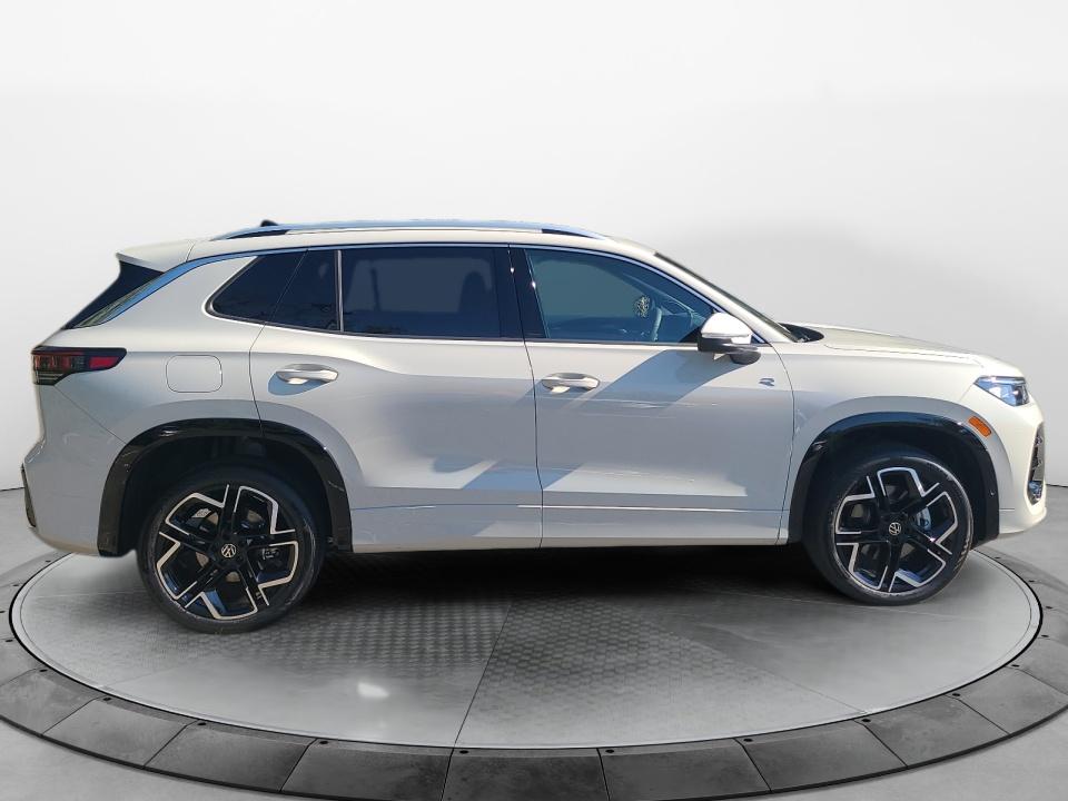 2026 Volkswagen Tiguan SEL R-Line Turbo 4MOTION