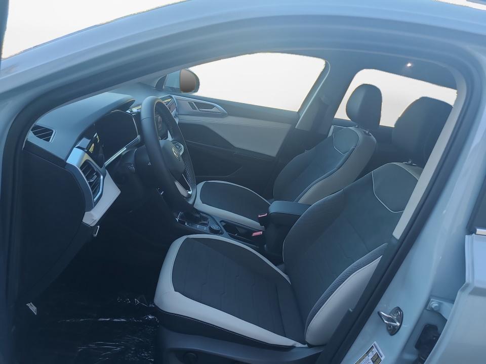 2027 Volkswagen Taos SE
