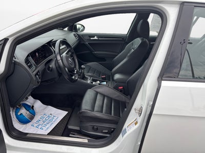 2019 Volkswagen Golf R 2.0T w/DCC & Navigation (M6)