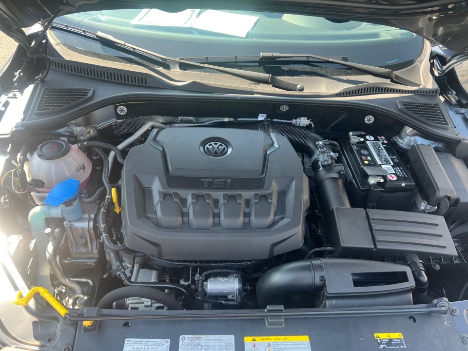 2022 Volkswagen Passat 2.0T Limited Edition