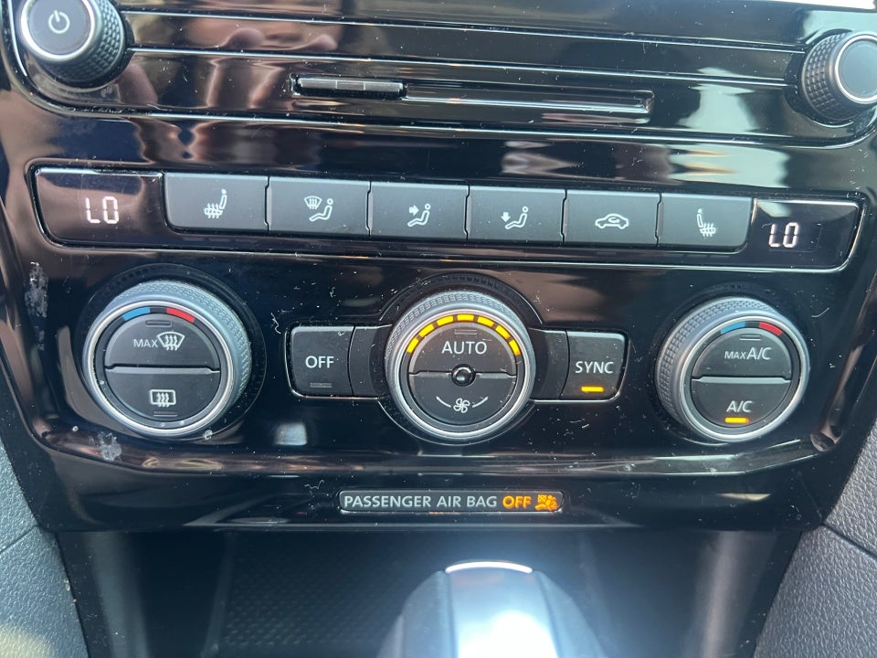 2022 Volkswagen Passat 2.0T Limited Edition