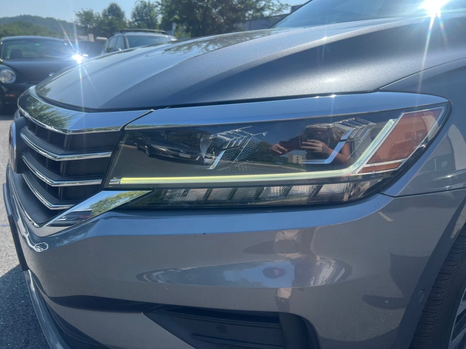 2022 Volkswagen Passat 2.0T Limited Edition