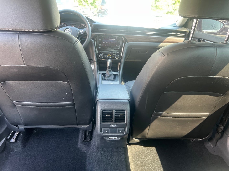 2022 Volkswagen Passat 2.0T Limited Edition