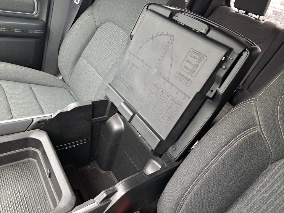 2020 RAM 1500 Big Horn Crew Cab 4x4 5'7" Box