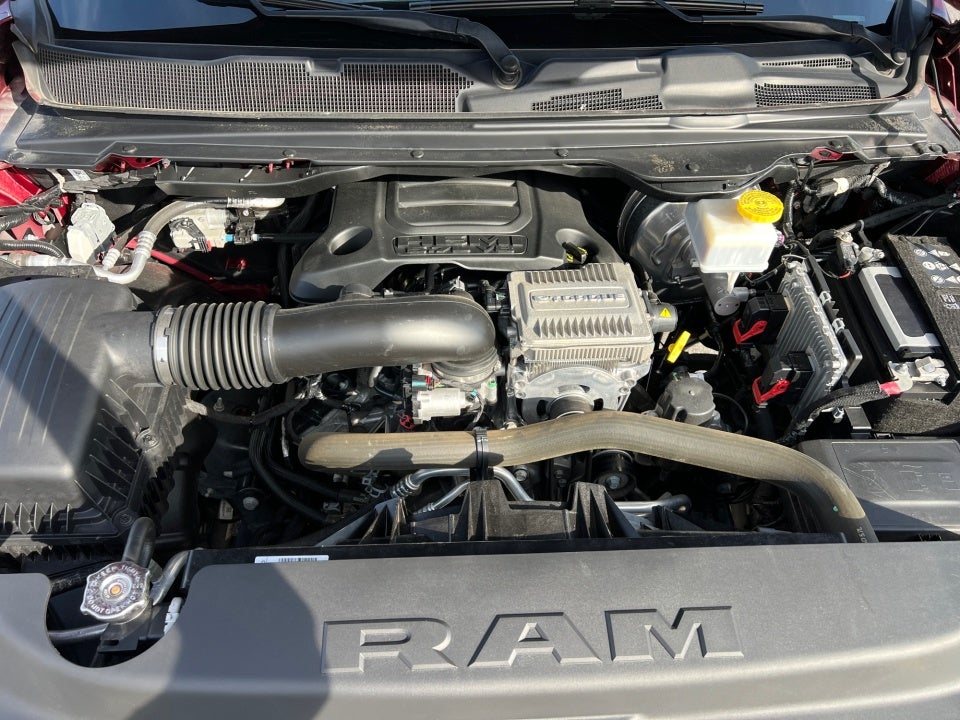 2022 RAM 1500 Big Horn Crew Cab 4x4 5'7" Box