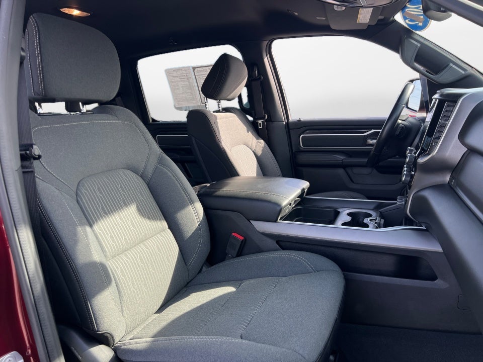 2022 RAM 1500 Big Horn Crew Cab 4x4 5'7" Box