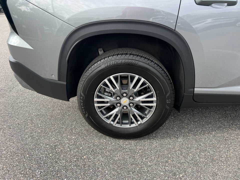 2025 Chevrolet Traverse FWD LT